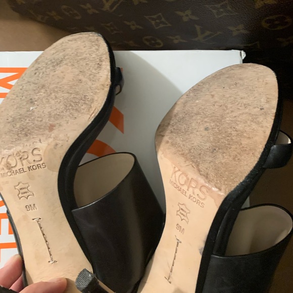 KORS Michael Kors Sandals - Picture 6 of 6